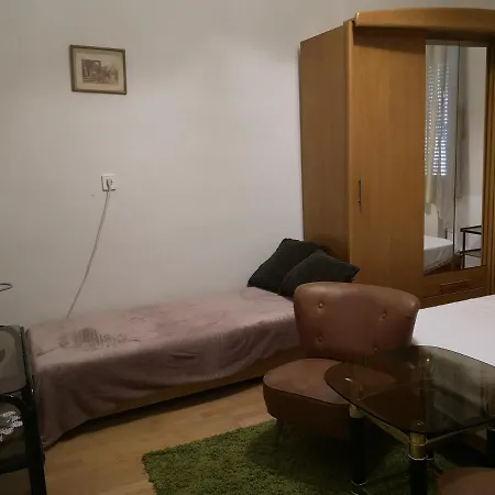 Csopi Apartman * Balatonalmádi